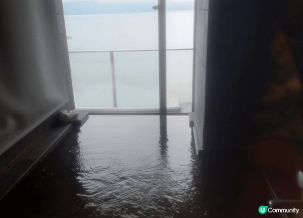 日本洞爺湖的温泉酒店絕對係世一，日間望住湖景浸温泉，晚上在露...