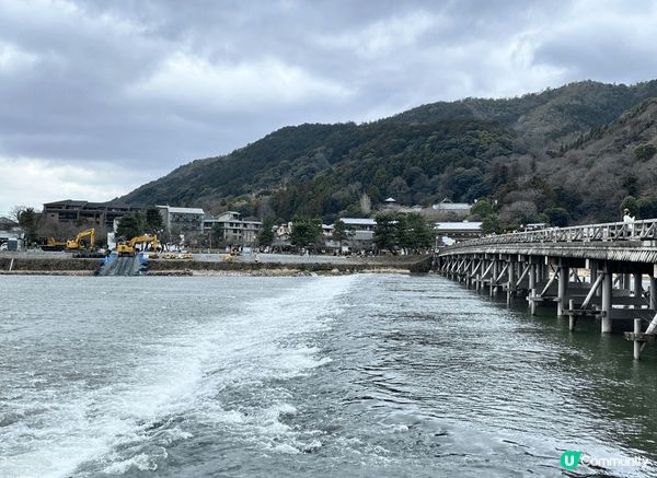 🏯渡月橋是嵐山必到景點！！！ 橋樑是沿用傳統造橋方式建造，融...