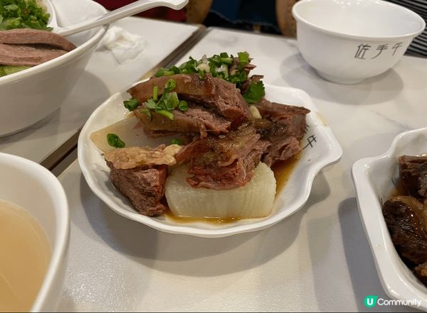 最近行經尖沙咀嗰陣，發現咗間叫 佐手牛 嘅鋪頭，主打牛腩。入...