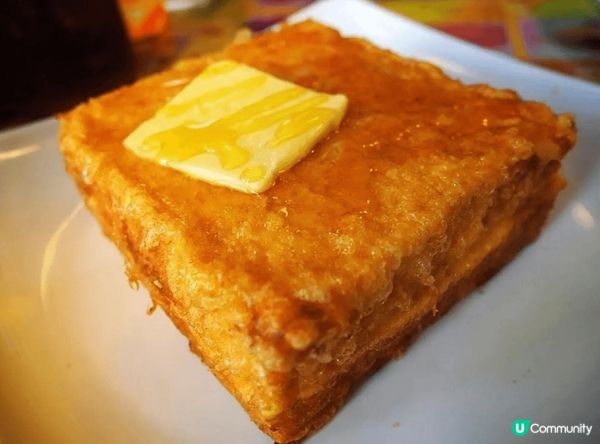 我愛傳統港式做法西多士，加入蛋漿炸成，口感厚身不油膩，面層加...