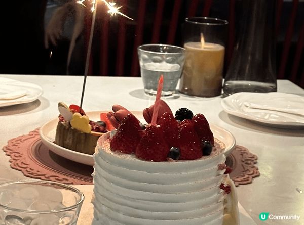 這間餐廳位於旺角彌敦道726號 - Homeland。係op...