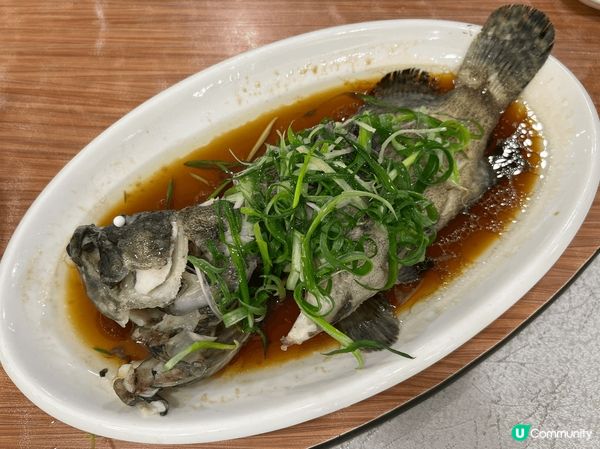 牛尾煲一流；星斑一條肉質鮮嫩；燒雞皮脆肉嫩；菜心炒蝦碌夠彈牙...