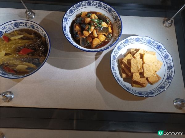 去年我和家人去旅行.在苏州的周庄.在博物馆里面拍的照.当时觉...