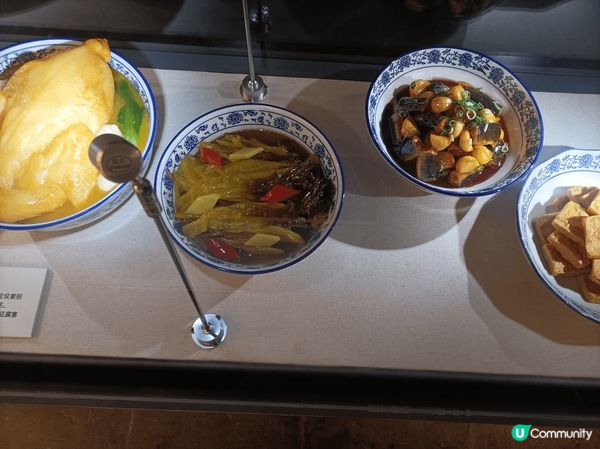 去年我和家人去旅行.在苏州的周庄.在博物馆里面拍的照.当时觉...