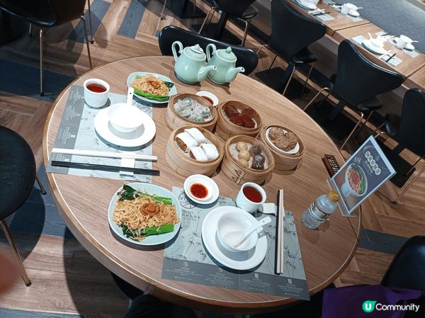 東薈城的一間潮州酒樓,潮州點心及甜品美味可口,尤其是鮑魚撈麵...