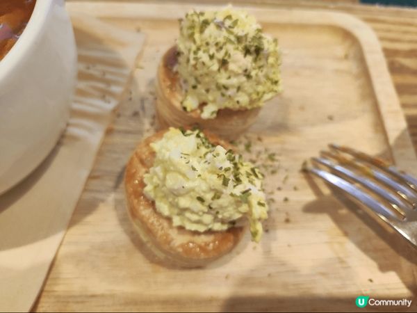 shopping完去食個tea,有湯有個碎蛋沙律酥盒及飲品，...