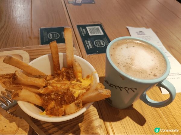 shopping完去食個tea,有湯有個碎蛋沙律酥盒及飲品，...