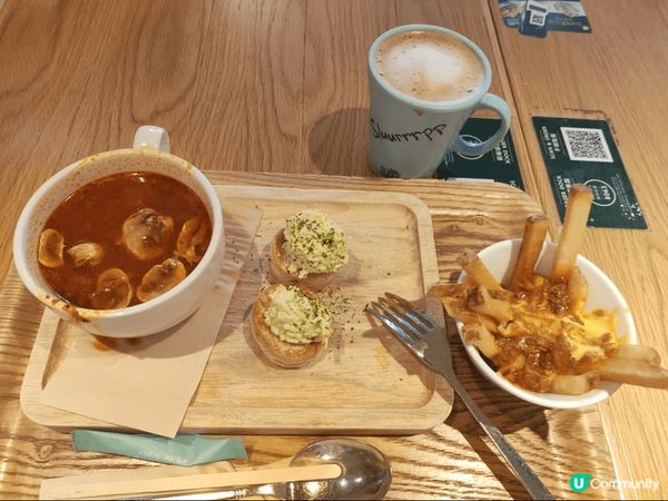 shopping完去食個tea,有湯有個碎蛋沙律酥盒及飲品，...