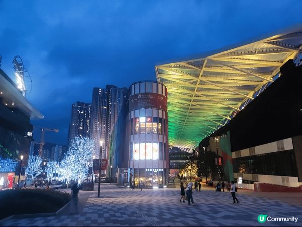 啟德園除咗平時開演唱會之外，閒時在週邊休閒逛逛也很寫意，夜景...