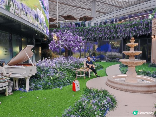 深圳萬象前海商場係深圳桂灣站上蓋，商場有個好靚的花園，這個花...