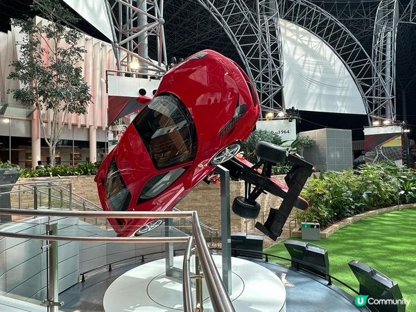 杜拜之旅其中一個行程係去阿布扎比的法拉利世界，車迷去到一定超...