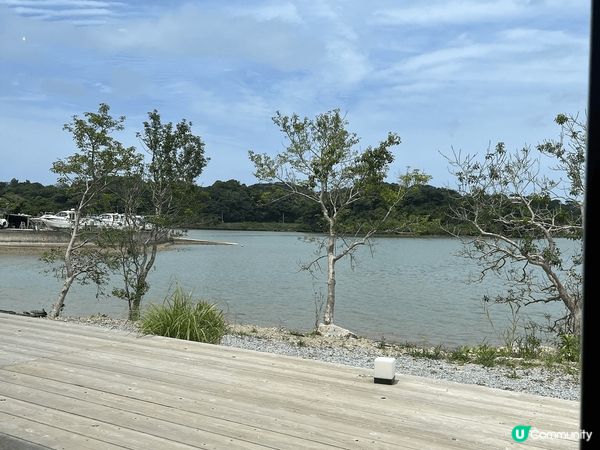 日本沖繩?一間主打日式餐廳Awayk，食物上主要為日式家庭日...