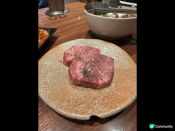 去東京旅行點可以唔食燒肉，餐廳雖然唔係開係熱鬧?遊客區，但都...