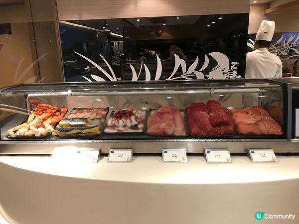 城景國際的自助晚餐，有生蠔，麵包蟹，刺生等等值得一試