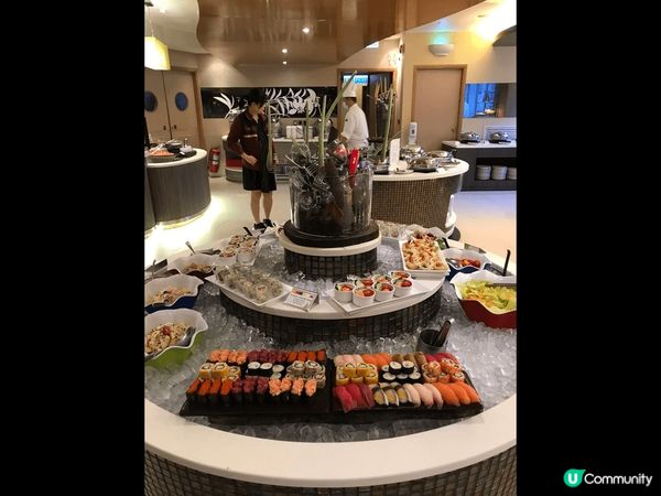 城景國際的自助晚餐，有生蠔，麵包蟹，刺生等等值得一試