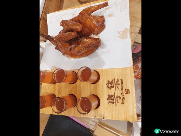 今日在深圳皇庭廣場內的粵集.手工粵菜食飯真的不錯其中燒鵝同乳...