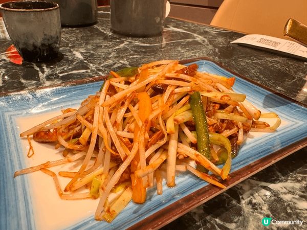 位於荃灣荃新天地一期地下的子鴨留香是一間京菜館。