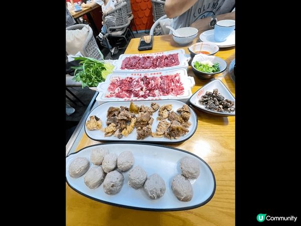 喜記潮牛庄是深圳的老牌新鮮牛肉火鍋店，這裡用新鮮的黃牛，肉質...