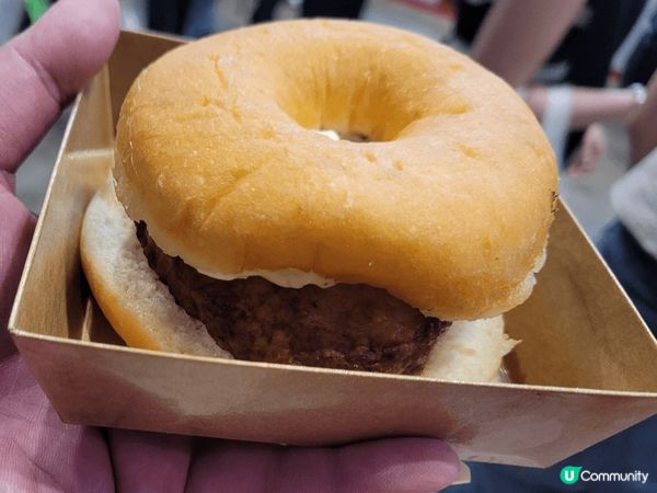 週未行了灣仔會展一年一度美食展，吃了不少特色食物，黑松露燒賣...