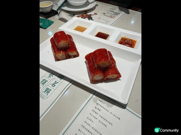 假日到深圳華強北飲茶，一早已經好多人排隊，就知呢間「蘩樓」有...