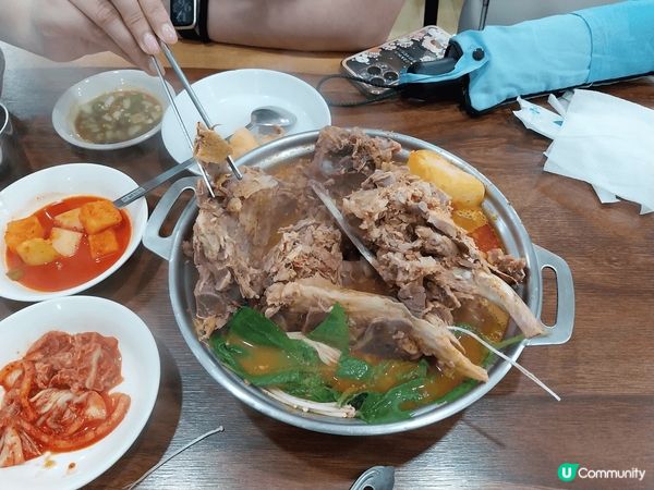 傳統首爾美食，煎餅、捲飯和年糕，還有出名的薯仔排骨湯，打卡一...