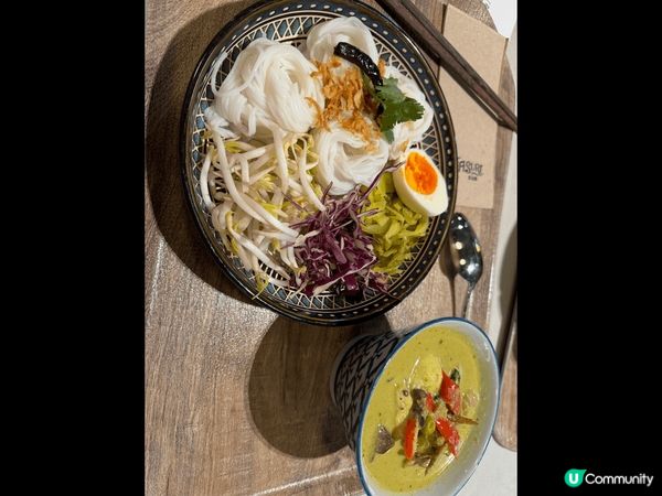 去泰沾麵果度食泰國菜， d沾麵同埋泰式咖哩好夾，值得推介！