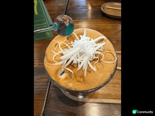 越南飲過最好飲既椰子咖啡，表層鋪上椰子肉，下層係椰奶，入口每...