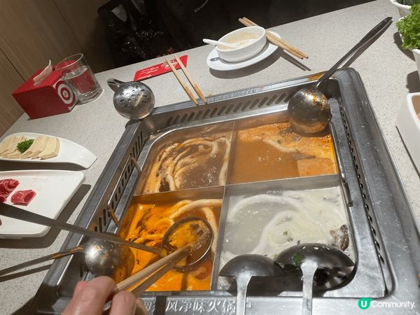 快閃Malaysia。食海底撈，都係要排好耐隊，但平過香港。...