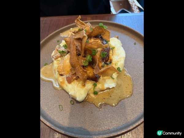 SUIT MODERN IZAKAYA SAKE BAR供應...