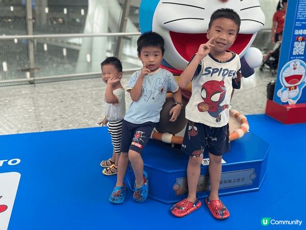 西九站影多拉A夢，戲院睇玩轉腦朋友，貓貓cafe 食同貓貓玩...