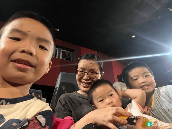 西九站影多拉A夢，戲院睇玩轉腦朋友，貓貓cafe 食同貓貓玩...