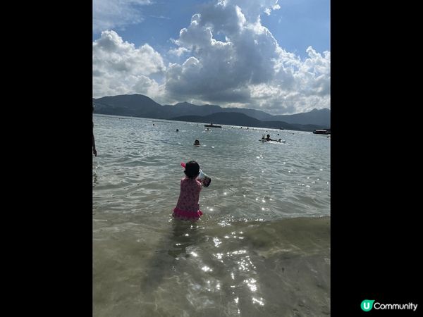 推薦大家去西貢半月灣，水清沙幼，途中撘船又可以欣賞周圍島嶼，...