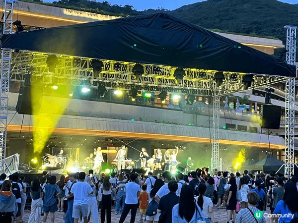 上星期去左Aqualand 既Newbomb 音樂會