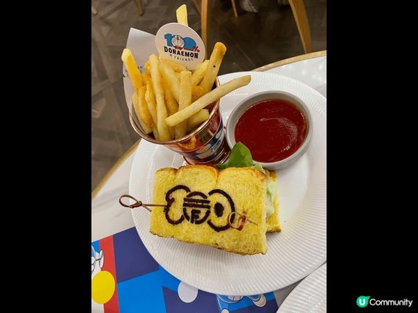 食物賣相吸引 味道也不錯很有特式 最適合港女打卡