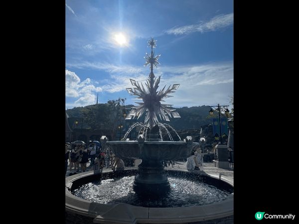 香港吃喝玩樂多姿多彩，有點心啦，有美味嘅甜品咖啡啦，有一個大...