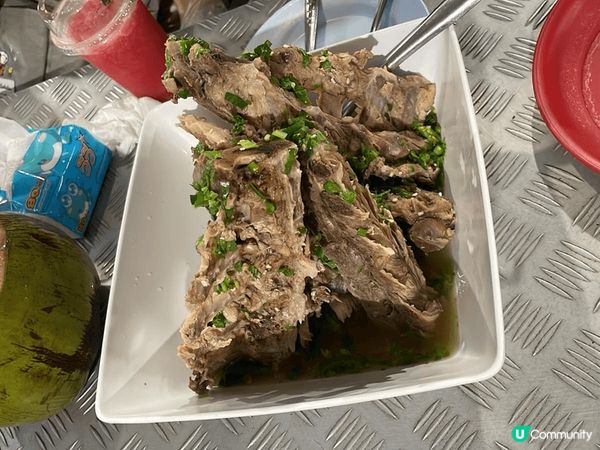 火山骨是泰國美食中的經典之一，絕對值得打卡品嚐。經過烤烤或燉...