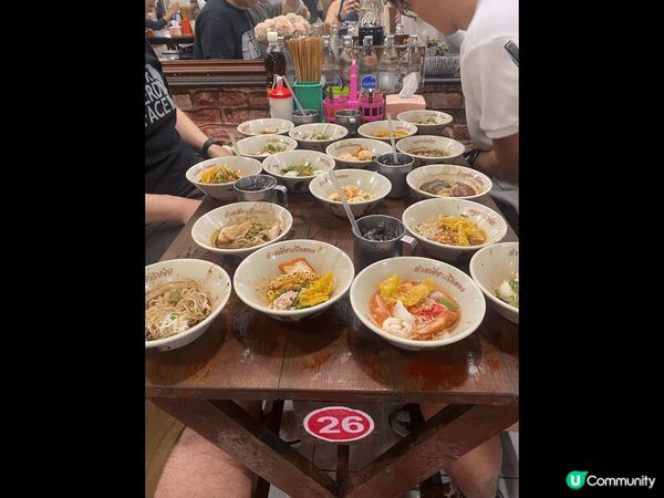 火山骨是泰國美食中的經典之一，絕對值得打卡品嚐。經過烤烤或燉...