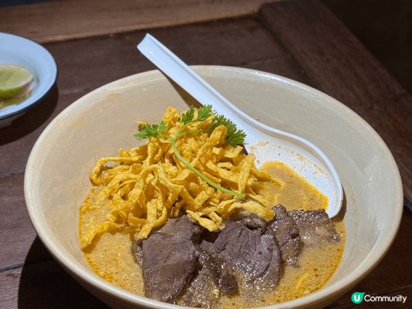 泰國平價米芝連推介美食，泰北咖啡牛肉麵微微香辣帶有奶香，唔會...