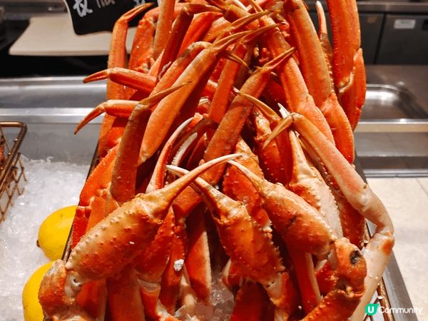 薈景自助晚餐，凍海鮮選擇多，坐得舒服又有靚景，值得留港消費。...