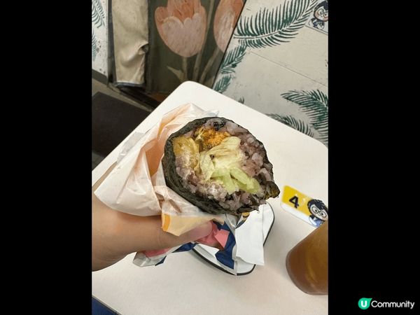 餐廳係位於元朗嘅一間小店，主打台灣嘢食同同自己整嘅飯團。飯團...