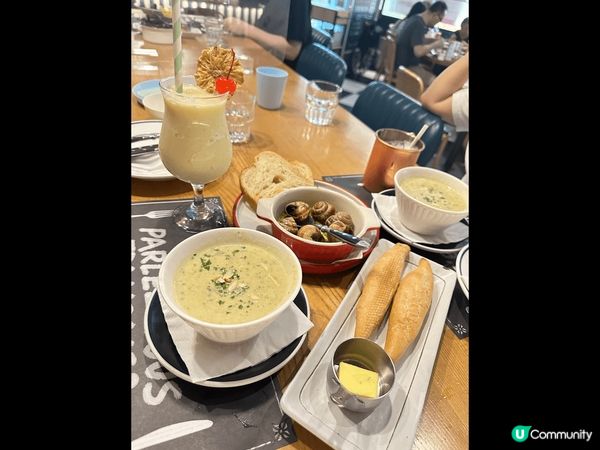 最近我哋去咗荃灣海之戀試左一個法國菜??