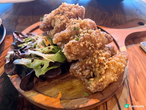 位於銅鑼灣百樂中心既Layback Cafe,係傾偈飲嘢嘅好...