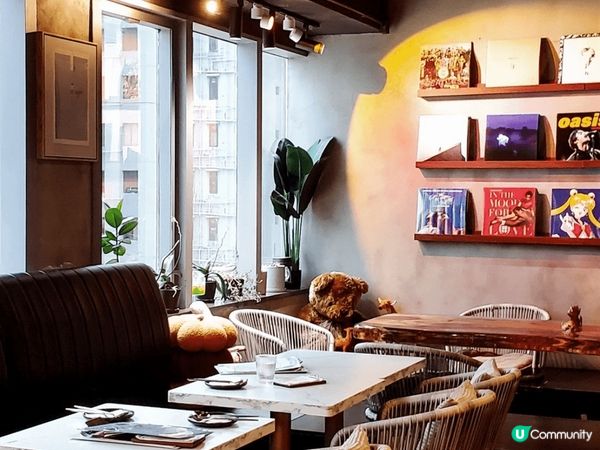 位於銅鑼灣百樂中心既Layback Cafe,係傾偈飲嘢嘅好...