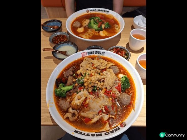 食物品種有很多選擇，而且有不同種類的湯底，有辣有唔辣，在尖沙...