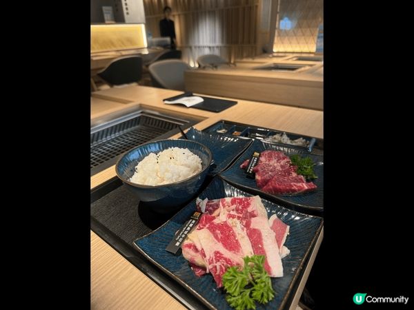 新開的台灣烤肉，肉質鮮嫩，份量充足，蟹膏飯必食。