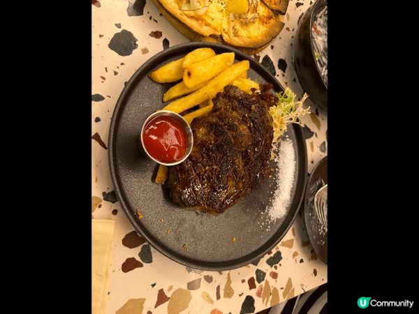 呢個係旺角一間餐廳既特色美食，每一道都有其特別既味道，食完想...