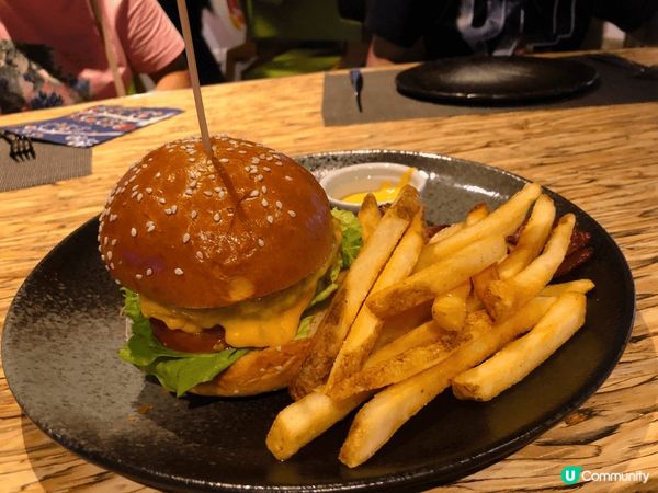 尖沙咀帝樂文娜公館 FINDS下午茶，三文治,漢堡包，薯條?...