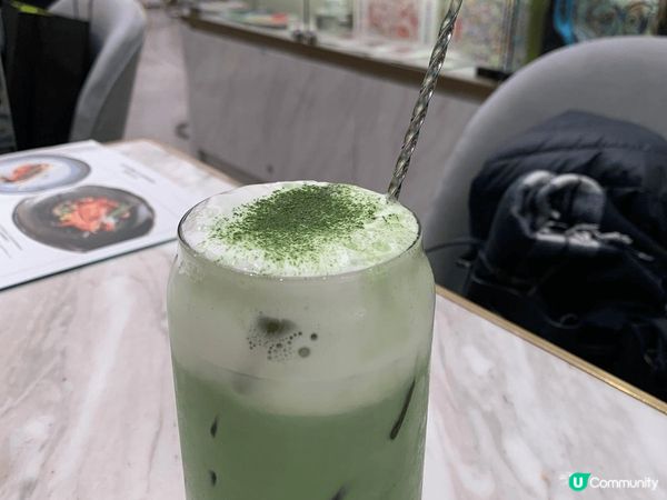 尖沙咀一間充滿藝術感既西餐廳,有好多創意陳列品,食物賣相又精...