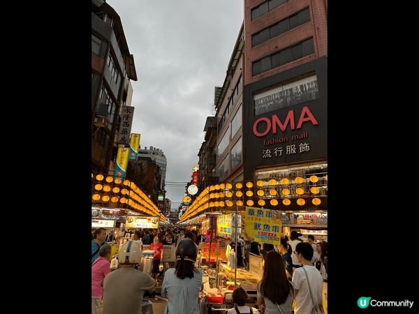 台灣基隆正濱漁港、繁華基隆夜市、陪伴?我們的幾米「月亮忘記了...