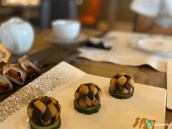 潤：位於香港瑞吉酒店的米芝蓮一星中菜廳。有?於傳統中菜廳，潤...